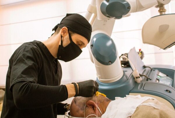 Transplante capilar: o que é, indicações e como é feito